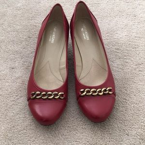 Adorable short red heels!